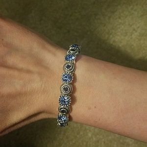 Stretch bracelet (silver and blue stones)